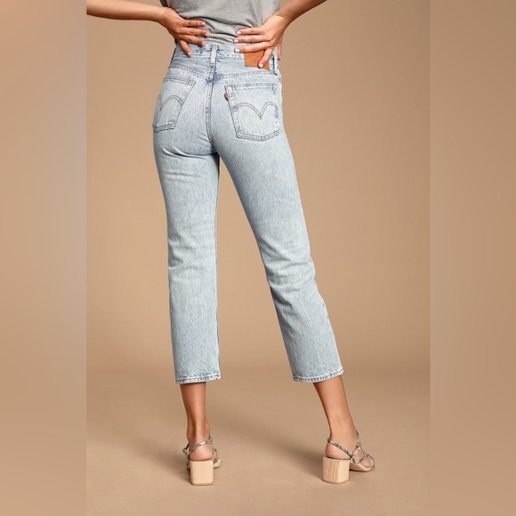 nwt Levi’s Wedgie Straight 100% Cotton Distressed Light Wash Jeans Size 26 - Picture 5 of 16